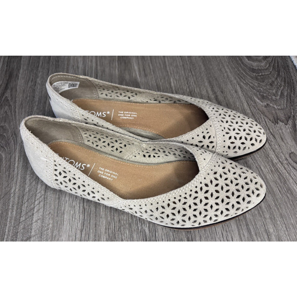 TOMS Jutti Ballet Flats 6.5 Taupe Perforated Slip On Comfort Walking Shoes - Picture 2 of 9